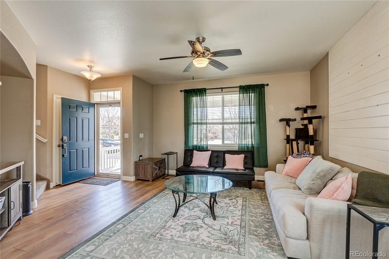 25505 1st Ave, Aurora, CO 80018