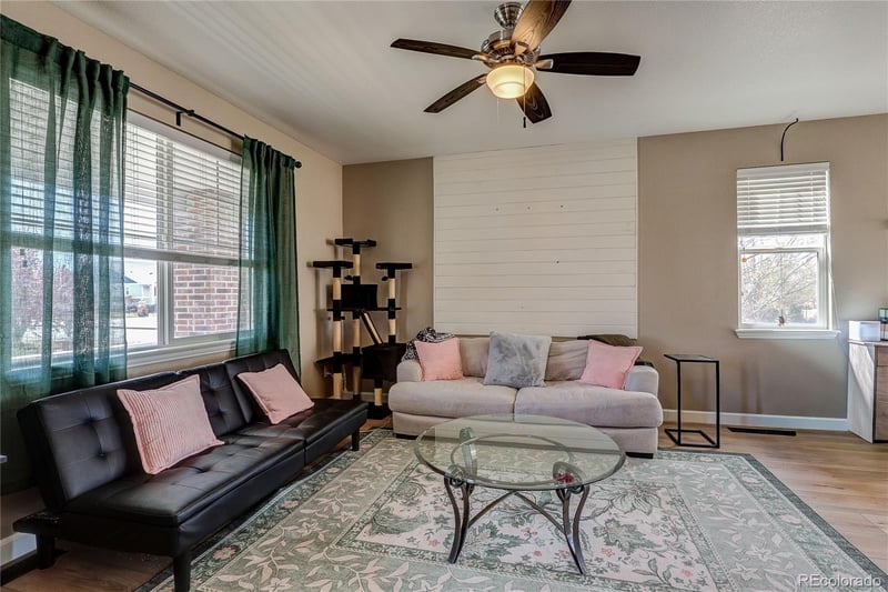 25505 1st Ave, Aurora, CO 80018