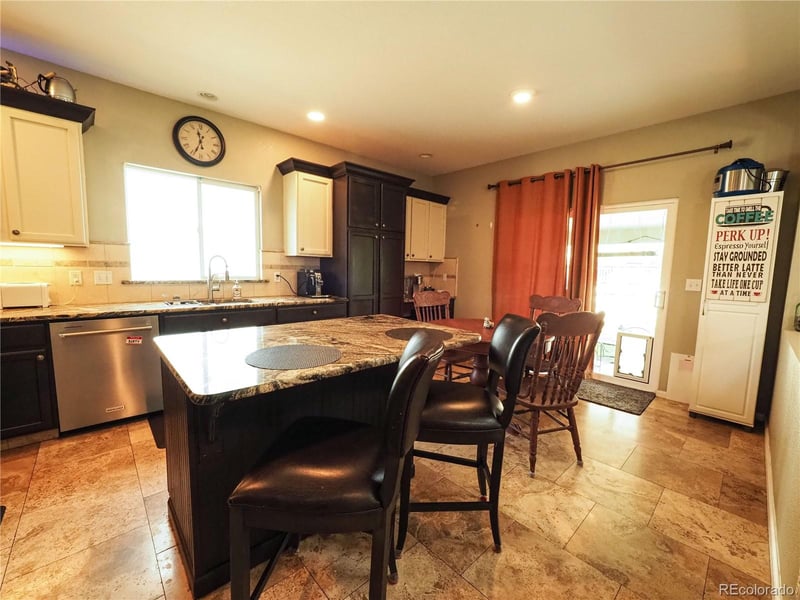 6668 Killarney Ct, Aurora, CO 80016