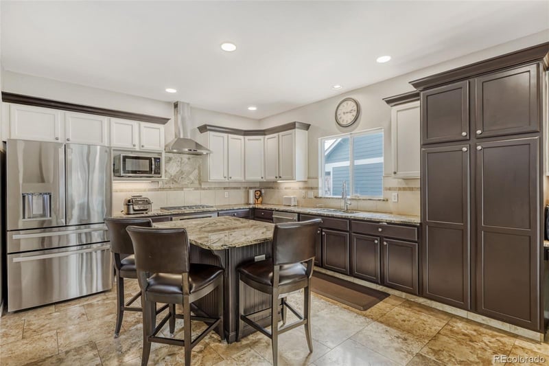 6668 Killarney Ct, Aurora, CO 80016