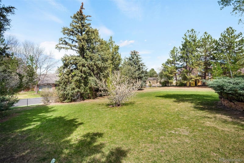 5691B Southmoor Ln, Englewood, CO 80111