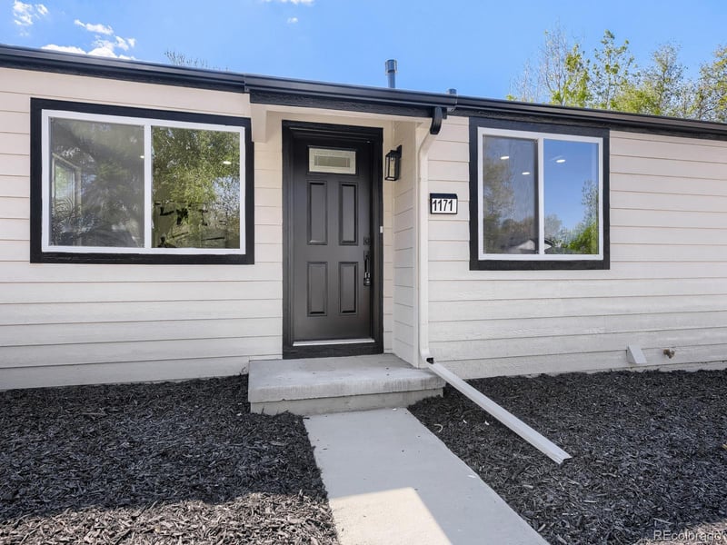 1171 Geneva St, Aurora, CO 80010