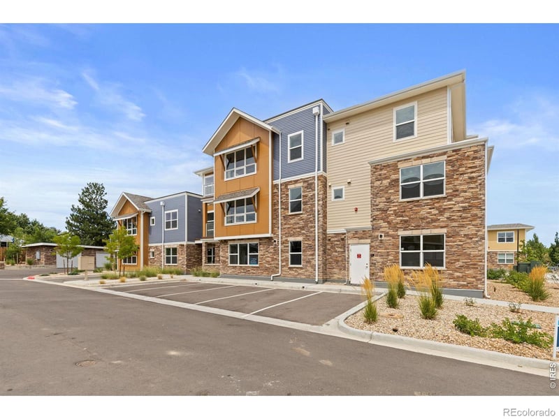 290 Cherrywood Dr #101, Lafayette, CO 80026