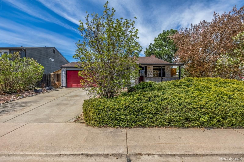 215 Mckinley Dr, Bennett, CO 80102