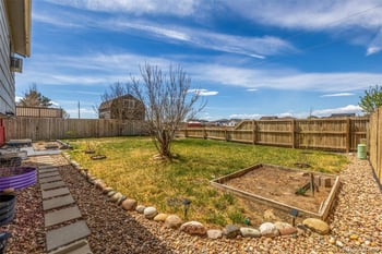 215 Mckinley Dr, Bennett, CO 80102