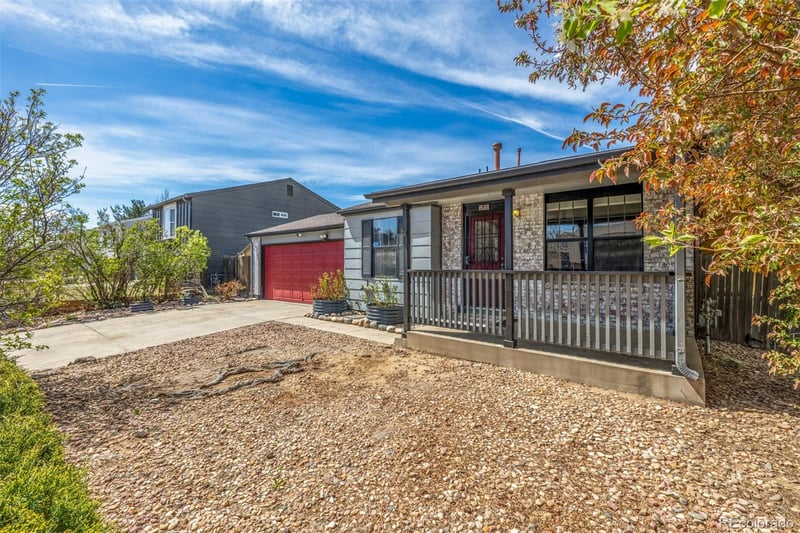 215 Mckinley Dr, Bennett, CO 80102