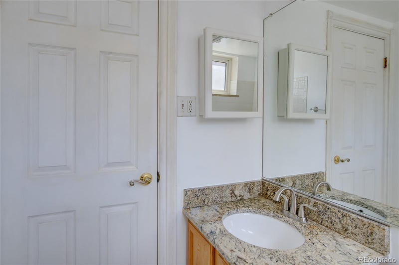 925 8th Ave #140, Denver, CO 80218