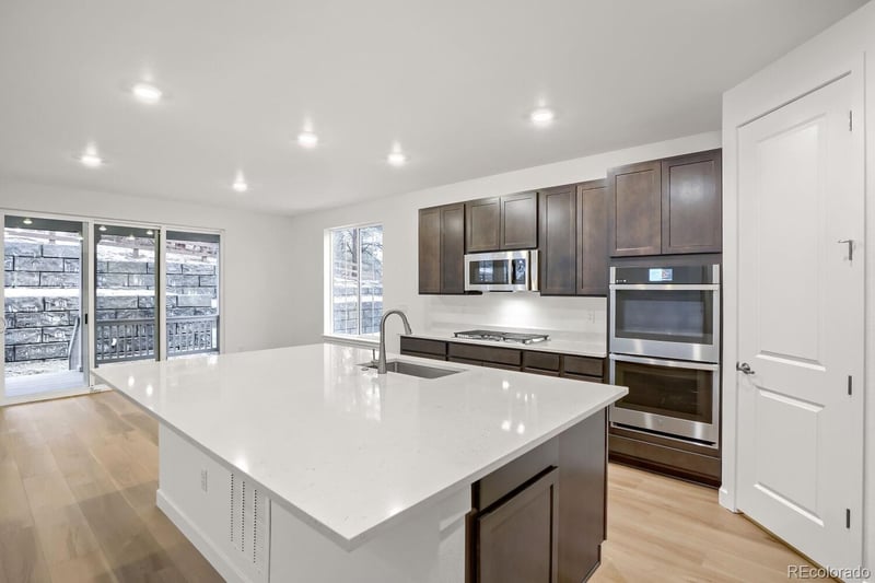 24704 Kettle Ct, Aurora, CO 80016