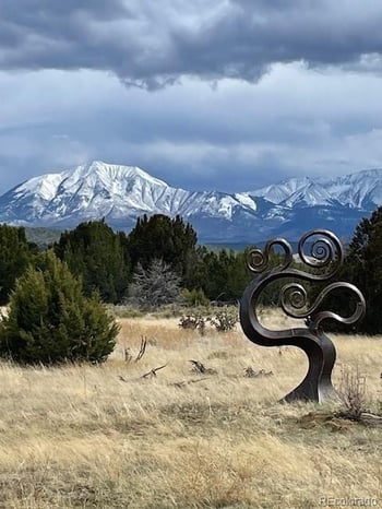 619 Black Diamond Dr, Walsenburg, CO 81089