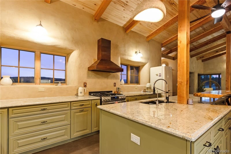 619 Black Diamond Dr, Walsenburg, CO 81089