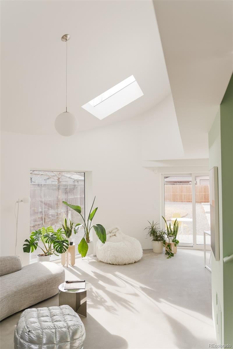 1675 Verbena St, Denver, CO 80220