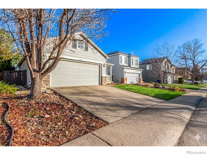 9712 Queenscliffe Dr, Highlands Ranch, CO 80130