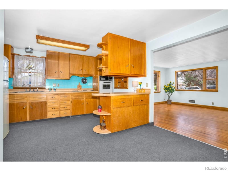 543 9th St, Loveland, CO 80537