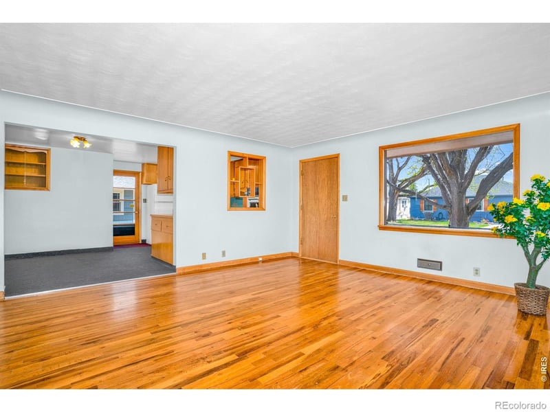 543 9th St, Loveland, CO 80537