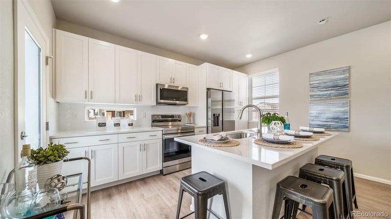 10165 Scranton Ct, Commerce City, CO 80022