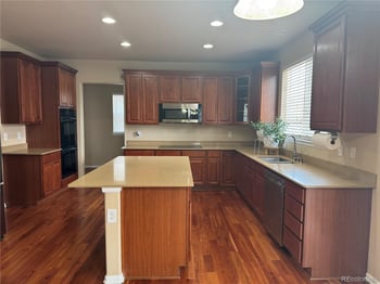 21235 Grand Dr, Aurora, CO 80015