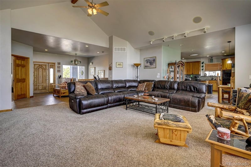 5910 Mccart Ranch Cir, Elizabeth, CO 80107