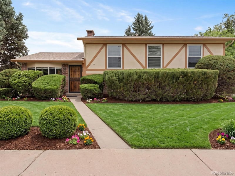 9966 Elizabeth St, Thornton, CO 80229