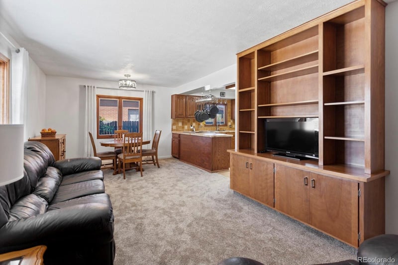 241 105th Ave, Northglenn, CO 80233