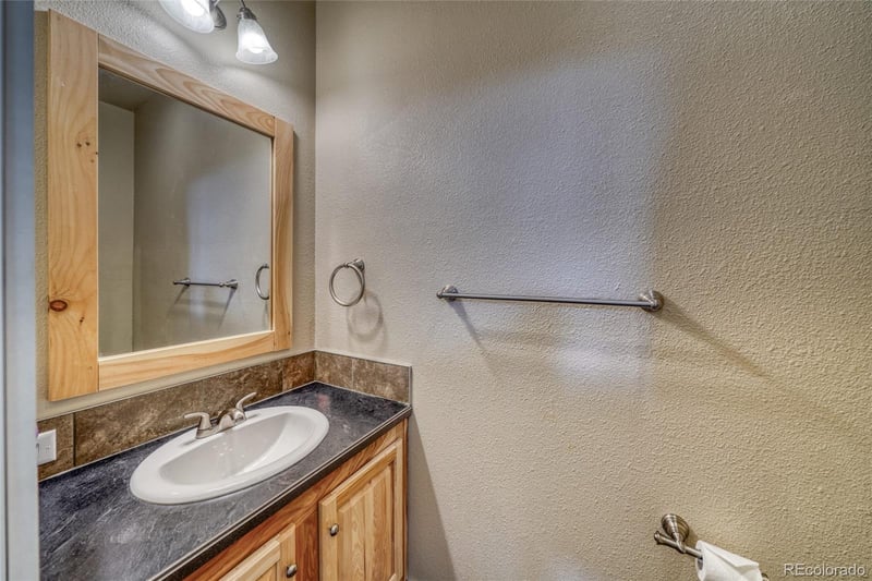 203 Chestnut St, Leadville, CO 80461