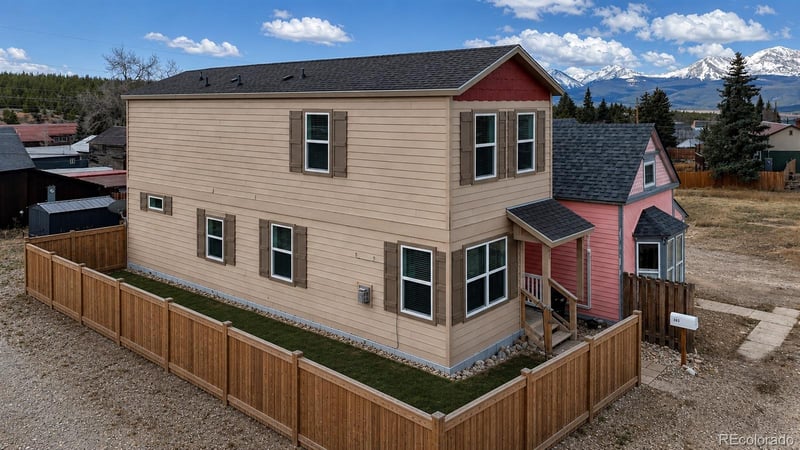 203 Chestnut St, Leadville, CO 80461