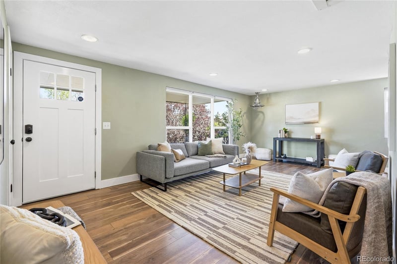 1560 Beekman Pl, Denver, CO 80221