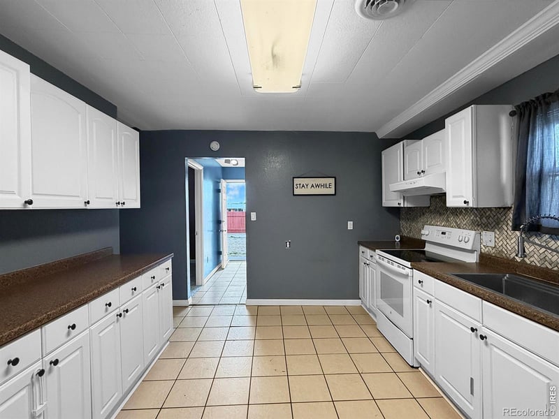 512 Cleveland St, Sterling, CO 80751