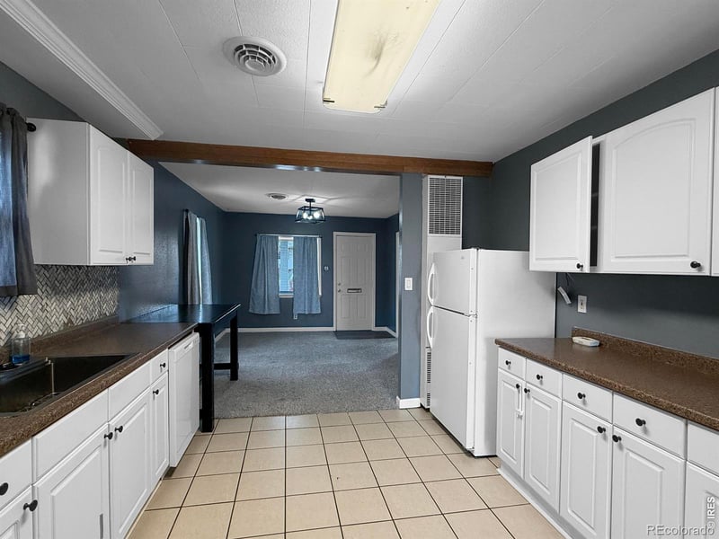 512 Cleveland St, Sterling, CO 80751