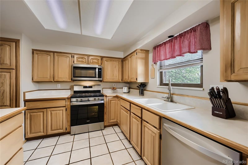 7452 Colonial Dr, Fountain, CO 80817