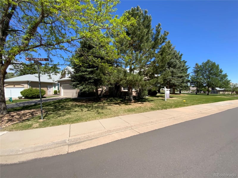 2 Mackenzie Ct, Highlands Ranch, CO 80130