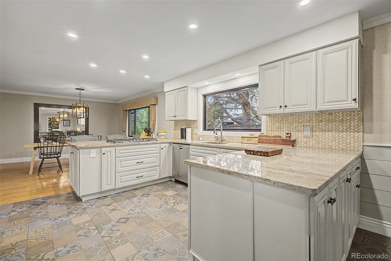 6152 S Geneva Way, Englewood, CO 80111