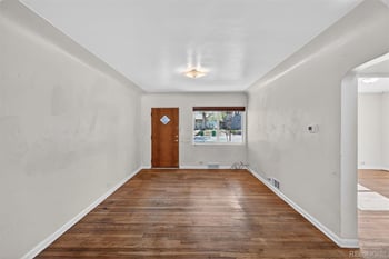 3051 S Downing St, Englewood, CO 80113