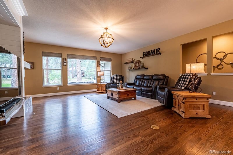 1118 Kenosha Dr, Larkspur, CO 80118