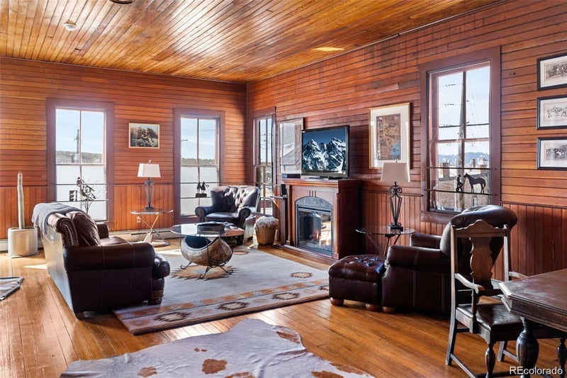 112 3rd St, Leadville, CO 80461