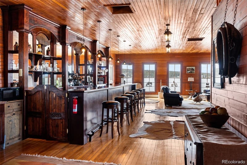 112 3rd St, Leadville, CO 80461