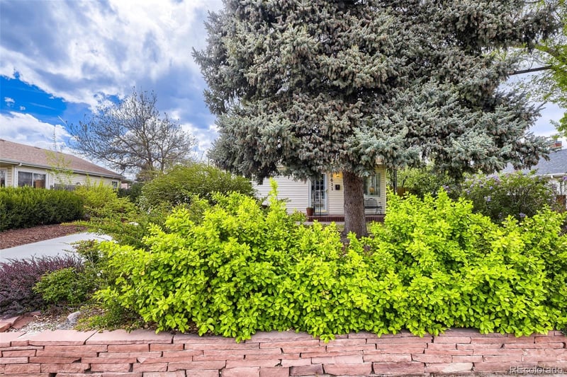 5611 Hickory St, Littleton, CO 80120