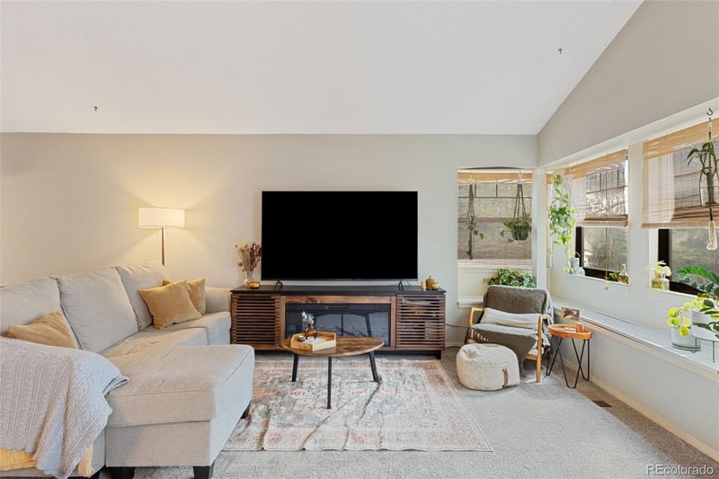 1125 Greenbrier Dr, Colorado Springs, CO 80916