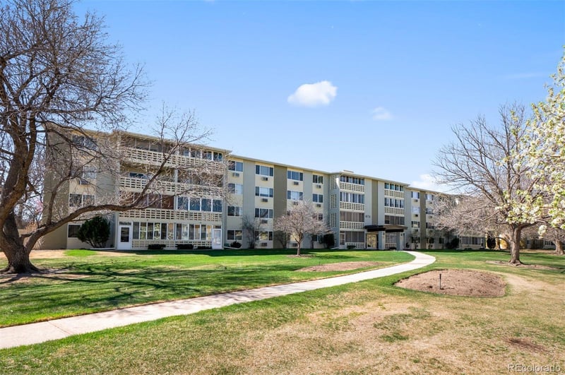 675 Alton Way #9C, Denver, CO 80247