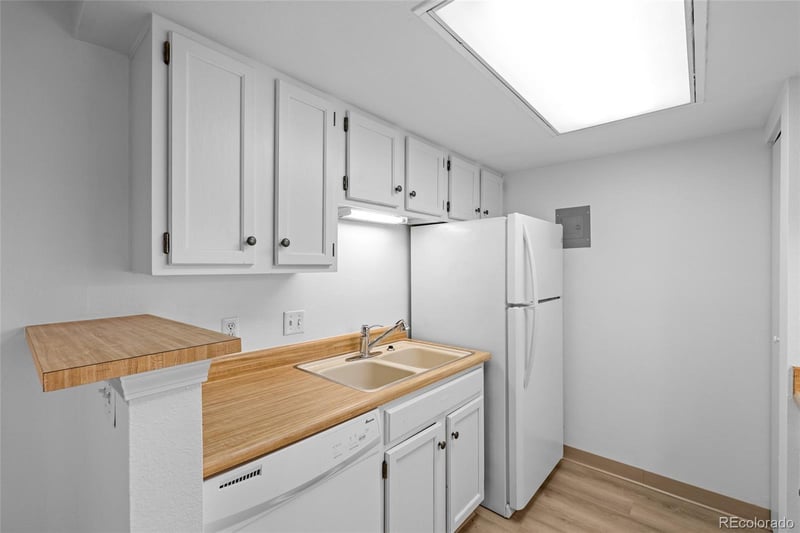 4400 Quebec St #102R, Denver, CO 80237