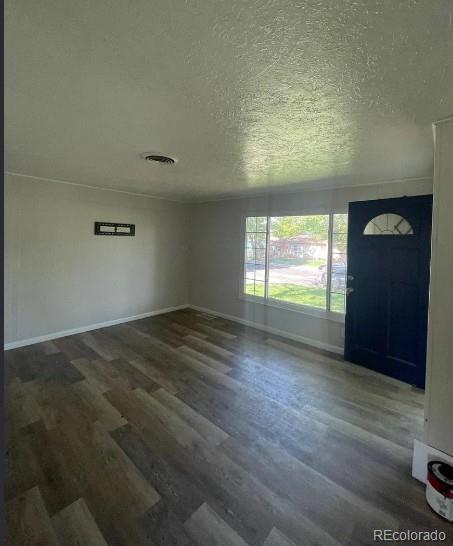 832 Elmira St, Aurora, CO 80010