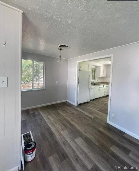 832 Elmira St, Aurora, CO 80010