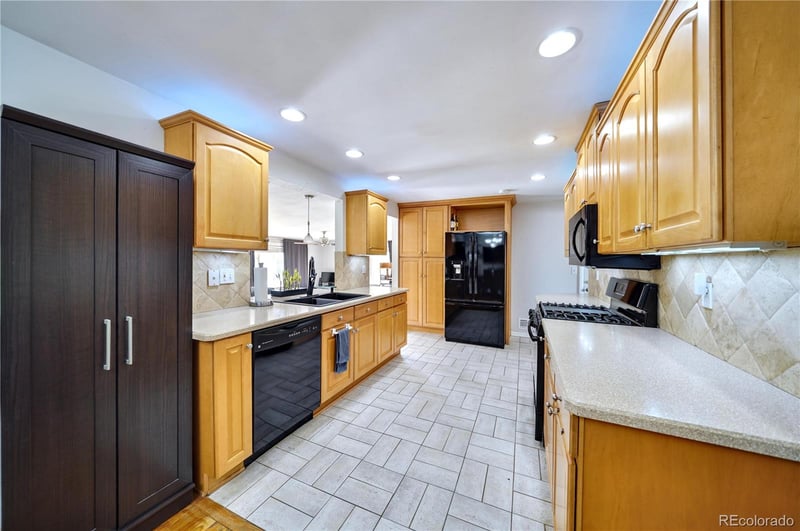 6616 Lincoln St, Centennial, CO 80121