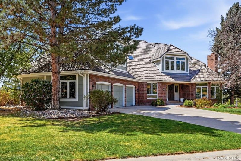 77 Falcon Hills Dr, Highlands Ranch, CO 80126