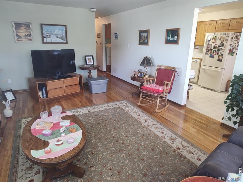 1350 Sharpe Pl, Longmont, CO 80501