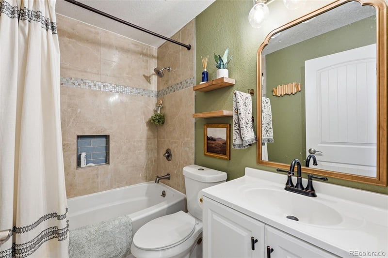 8661 Star Cir, Littleton, CO 80128