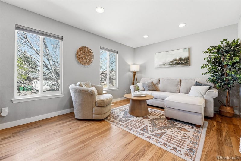 8661 Star Cir, Littleton, CO 80128