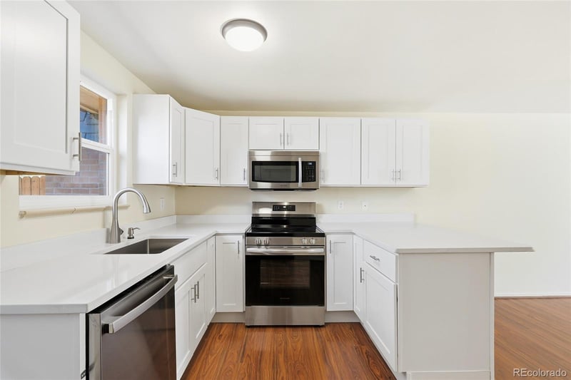 5846 Pearl St, Centennial, CO 80121