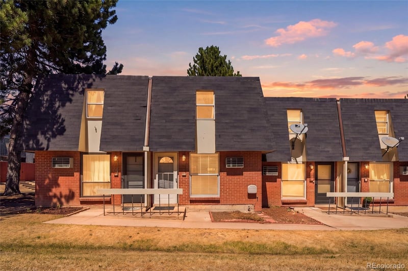 5846 Pearl St, Centennial, CO 80121