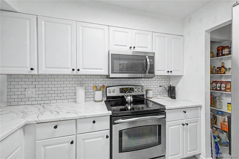 8952 Dartmouth Pl, Lakewood, CO 80227