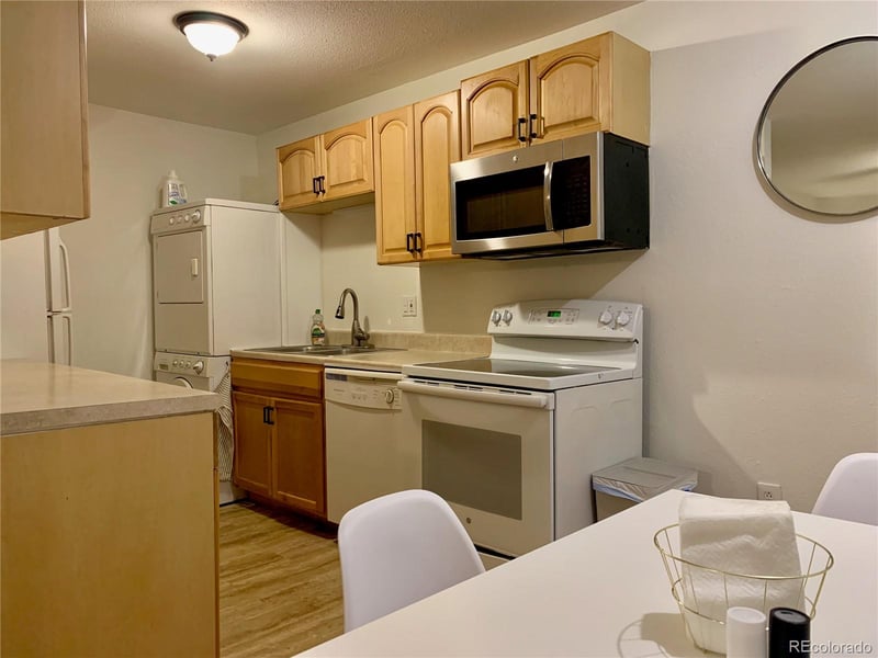 6782 Cedar Pl, Lakewood, CO 80226